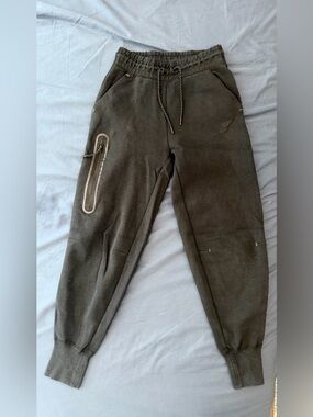 Nike Women's Tech Fleece
High Rise Pant Jogger Pants XS